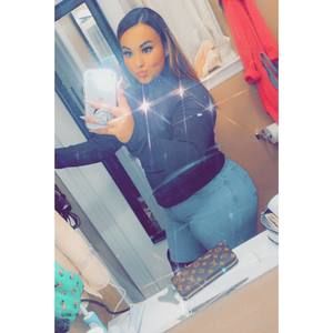 Meet your Posher, Valeria